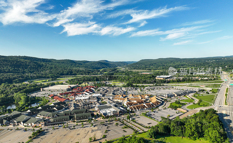 Woodbury Common Premium Outlets，露天购物中心